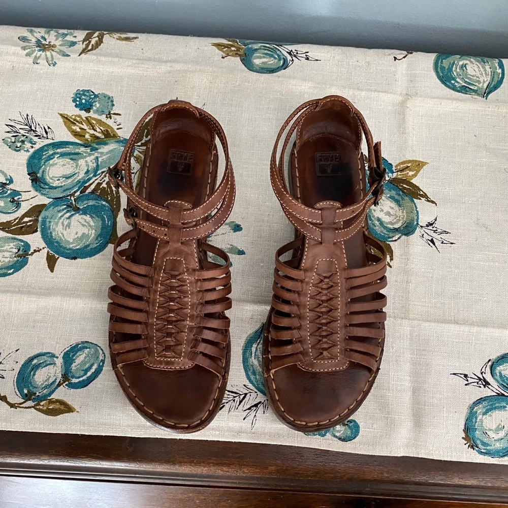 brown leather Frye kayla huarache sandals
